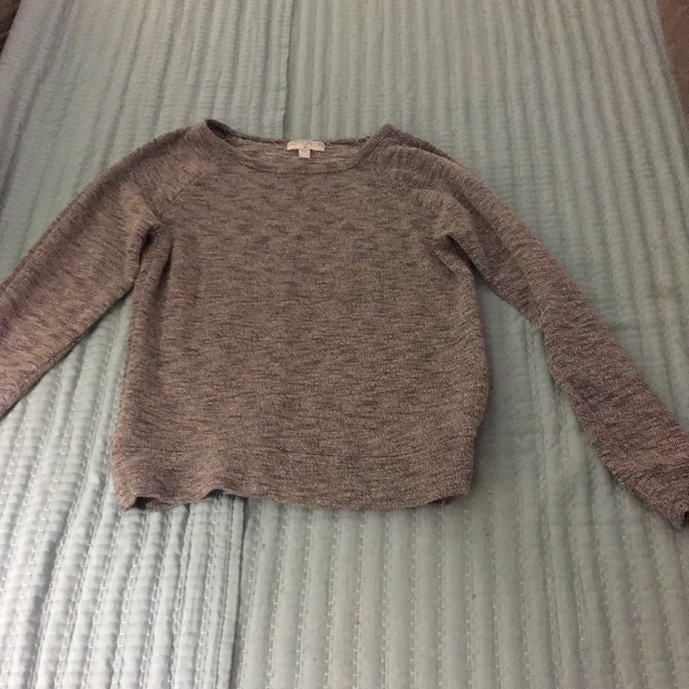 Grey long sleeve tee
